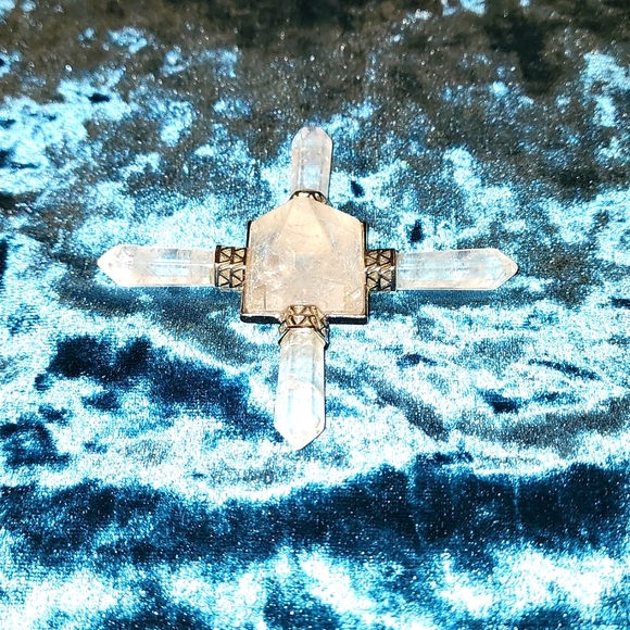 4 Rockcloud Pyramid Energy Generators - Picture 7 of 8